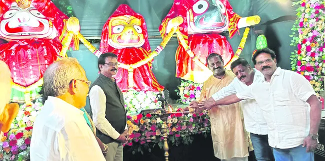 వైభవంగా మహాభజన సమారోహణ 