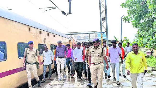 ప్రయాణికులకు ఆధునిక సౌకర్యాలు 