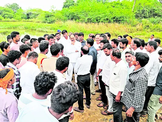 మూడేళ్లయినా.. బ్రిడ్జి నిర్మించరా?