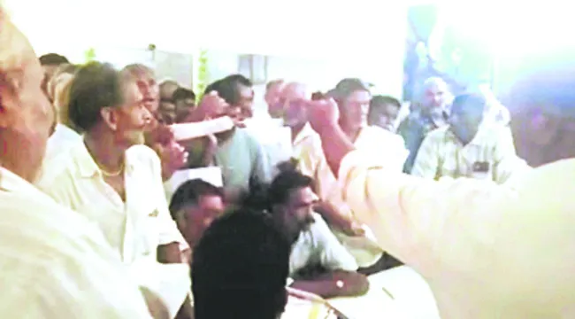 తెలుగు తమ్ముళ్ల కుమ్ములాట 