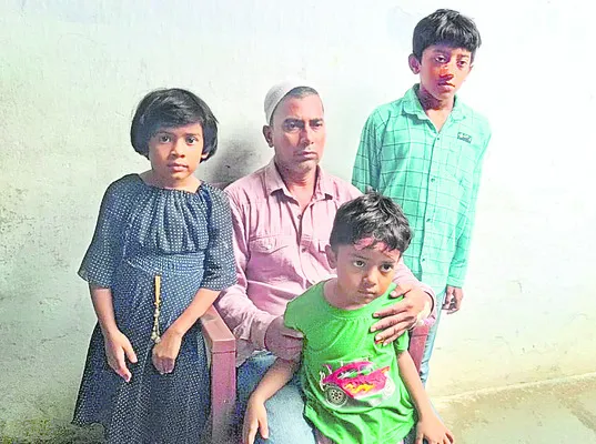 ● తల్లిలేని పిల్లలయ్యారు 