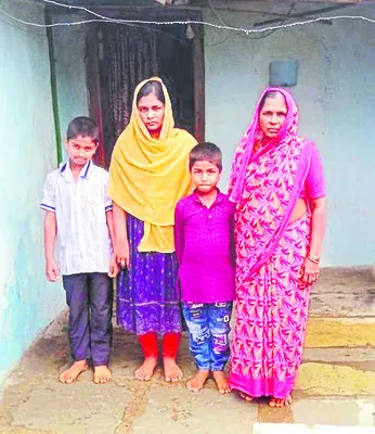 ● వీధినపడ్డ డ్రైవర్‌ దస్తగిరి కుటుంబం 