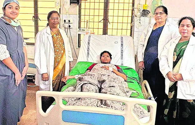 ప్రసూతి ఆస్పత్రిలో అరుదైన శస్త్రచికిత్స 