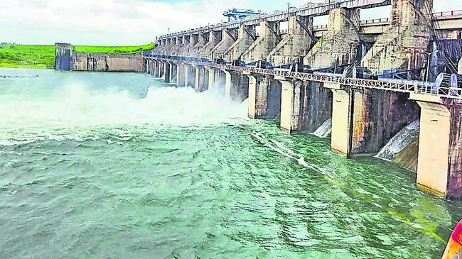 పొంచి ఉన్న నీటి గండం!