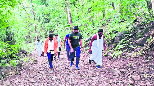 కనకగిరి గుట్టలపై కలెక్టర్‌