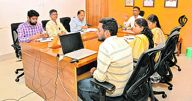 తుఫాన్‌ పరిహారం అందించండి 