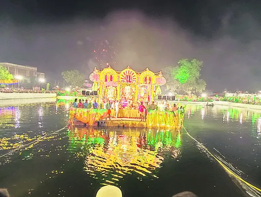 వైభవంగా తెప్పోత్సవం