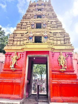 సౌకర్యాలు మరిచి.. ధరలు పెంచి..