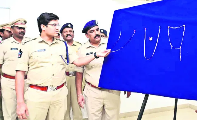 చెడు వ్యసనాలు, విలాసాలతో నేరాలు 