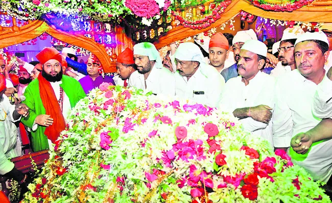 పరిమళించిన ఆధ్యాత్మిక గంధం