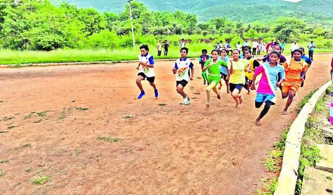 పరీక్ష వాయిదా వేయాలి 