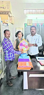 రాష్ట్ర స్థాయికి ఎంపికై న విద్యార్థినికి ఘన సత్కారం 