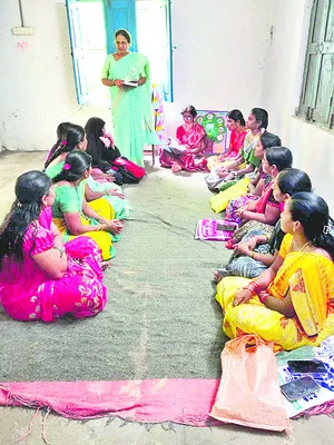 వేర్వేరు రోడ్డు ప్రమాదాల్లో ఏడుగురికి గాయాలు