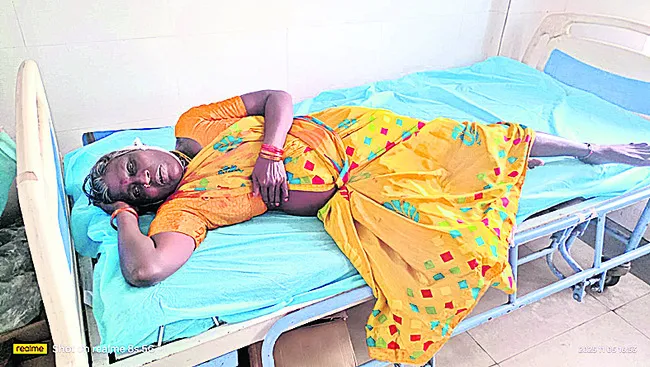 ఆర్టీసీ బస్సు నుంచి జారిపడి మహిళకు గాయాలు 