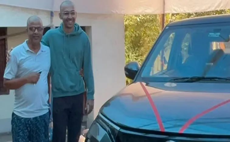 తండ్రి త్యాగం, కొడుకు సర్‌ప్రైజ్‌ : నెటిజనుల భావోద్వేగం