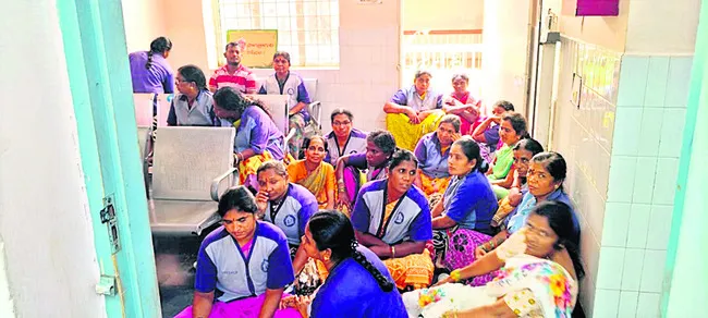 కార్మికుల జీవితాలతో చెలగాటం