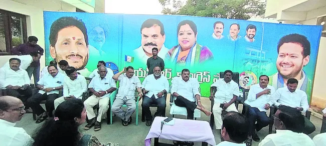 వైద్యకళాశాలల ప్రైవేటీకరణ దుర్మార్గం 