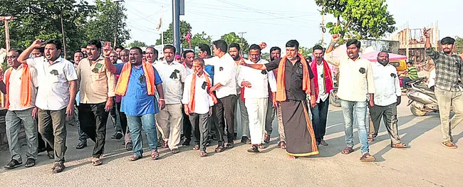 వివాదంగా మారిన కూల్చివేతలు