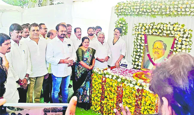 చలమలశెట్టి సునీల్‌కు పరామర్శ