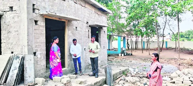 విద్యార్థులకు నాణ్యమైన భోజనం అందించాలి