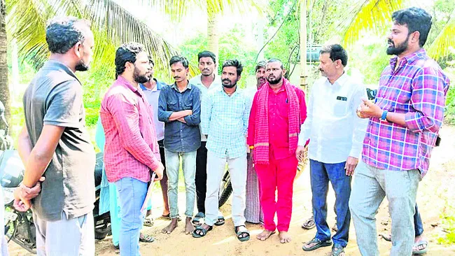 భూములు లాక్కోవద్దు 