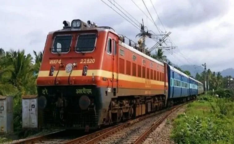 శబరిమల వెళ్లే భక్తులకు గుడ్‌ న్యూస్‌.. 60 ప్రత్యేక రైళ్లు