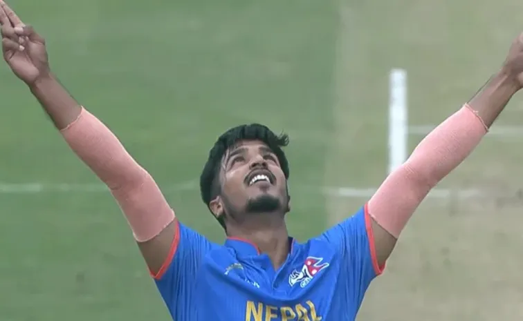 చరిత్ర సృష్టించిన రషీద్‌ ఖాన్‌.. హ్యాట్రిక్‌ సహా..!