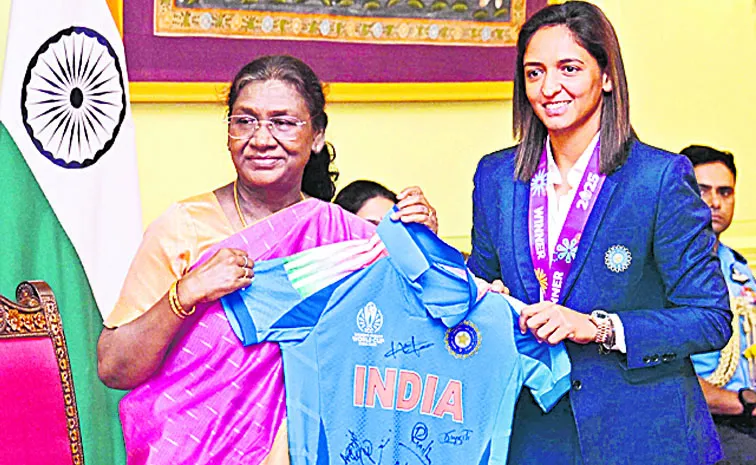 ‘మన అమ్మాయిలు అందరికీ స్ఫూర్తి’