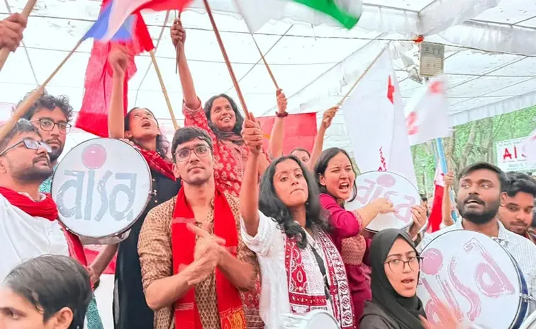 Clean sweep as AISA,SFI and DSF beats ABVP JNUSU Elections