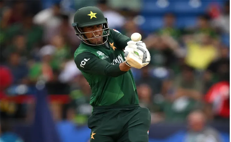 పాకిస్తాన్‌ కెప్టెన్‌ విధ్వంసం.. 12 బంతుల్లో హాఫ్‌ సెంచరీ