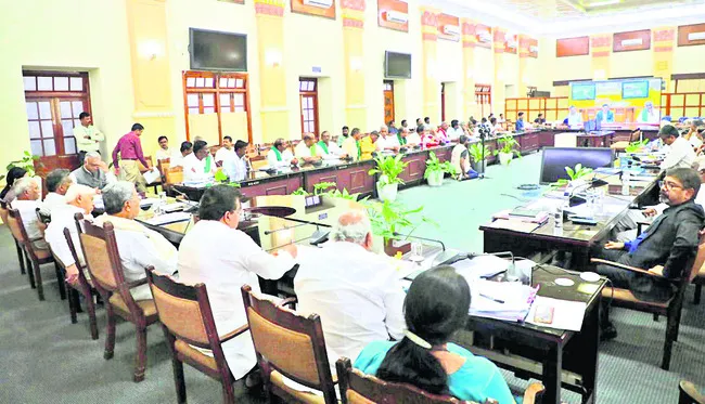 చక్కెర కర్మాగార యజమానులతో సమావేశం