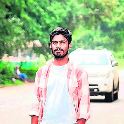 లారీ ఢీకొని యువకుడి మృతి
