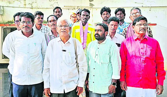 టీడీపీ నాయకుడి దురుసు ప్రవర్తనపై ఆగ్రహం