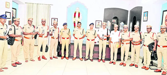 తాగి బండెక్కితే కఠిన చర్యలు : ఎస్పీ 