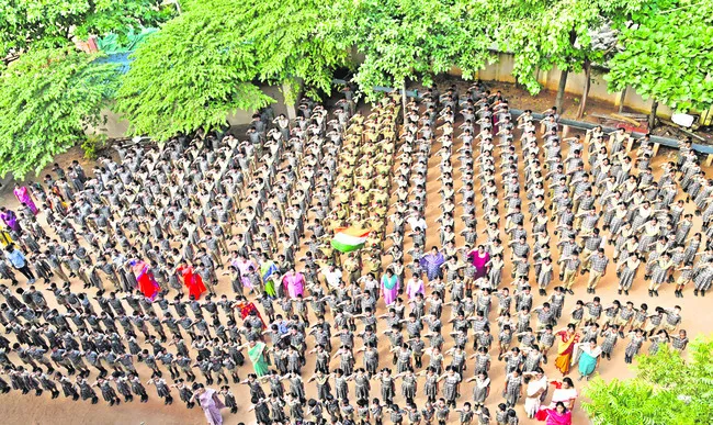 ● స్ఫూర్తి గేయం.. 