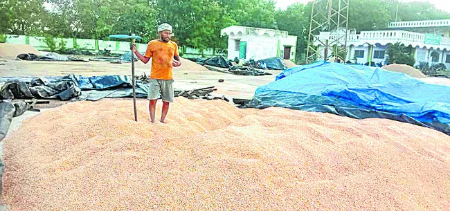 అన్నదాత... అరిగోస