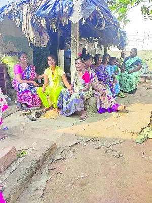 పెద్ద దిక్కు కోల్పోయిన కుటుంబం 
