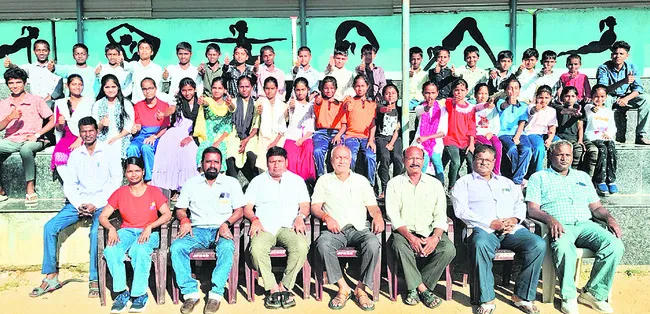 రాష్ట్రస్థాయి యోగాసన పోటీల్లో ప్రతిభ చాటాలి 