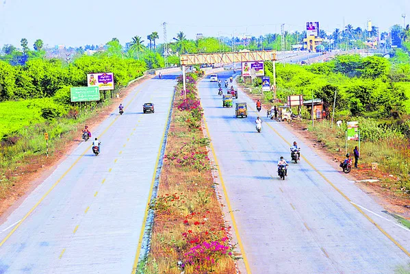 గొప్పల డప్పు.. రియల్‌కు ముప్పు 