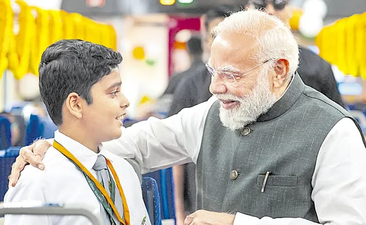 PM Modi Launches 4 New Vande Bharat Trains