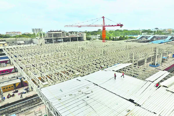 పునరాభివృద్ధి నత్తనడక!