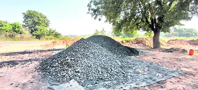 దొడ్డిదారిన నల్లబంగారం..!