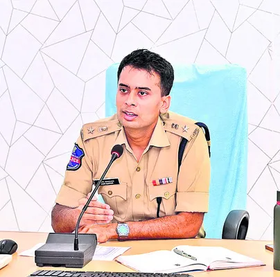 అప్రమత్తతతోనే సైబర్‌ నేరాలకు అడ్డుకట్ట
