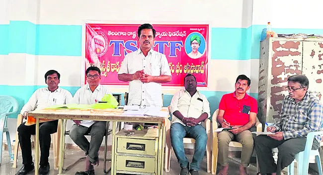 ఇన్‌సర్వీస్‌ టీచర్లకు  మినహాయింపు ఇవ్వాలి
