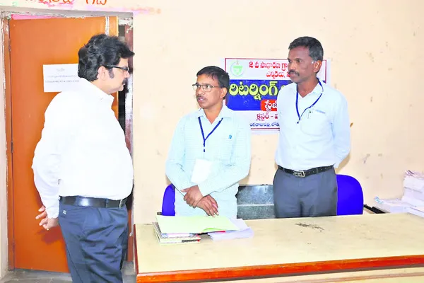 సజావుగా నామినేషన్ల స్వీకరణ