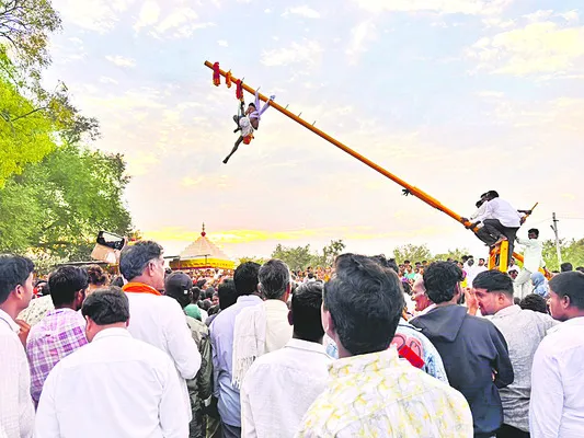 ● ఆకట్టుకున్న బండి షిడి