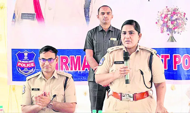 ● ఎస్పీ జానకీషర్మిల 
