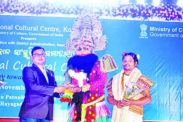 కళాకారుల్లో నూతనోత్సాహం 