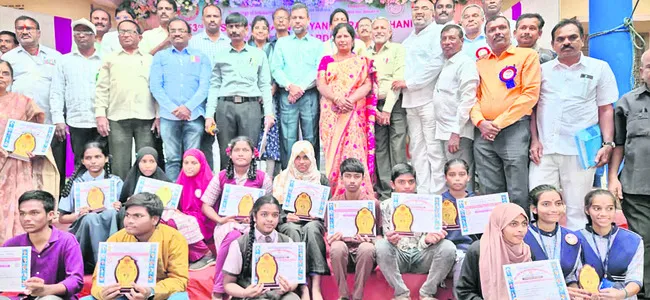 సైన్స్‌ ఫెయిర్‌తో శాసీ్త్రయ దృక్పథం పెంపు