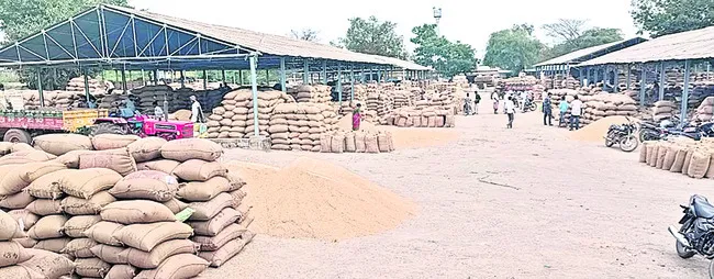 21 వేల బస్తాల ధాన్యం రాక 
